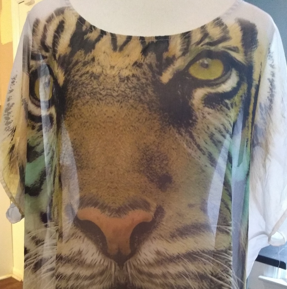 Sheer Lion Printed Hi-Low Top